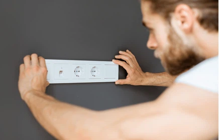 Wpis na blogu: Dobór gniazdek elektrycznych w domu – praktyczny poradnik