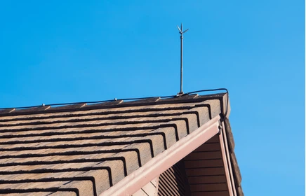 Wpis na blogu: Ochrona odgromowa w budynku jednorodzinnym – przewodnik