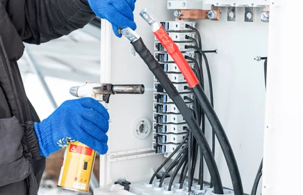 Wpis na blogu: Rurki termokurczliwe – czym są i jak używać?